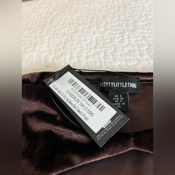 PrettyLittleThing Maxi Velvet Dress - Picture 3 of 3